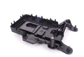 AKU BAGLANTI BRAKETI ALT GOLFV JETTA CADDY 04> resmi