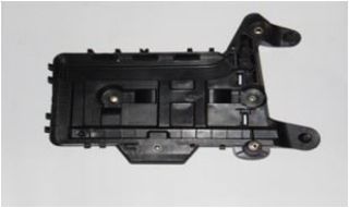 AKU BAGLANTI BRAKETI ALT GOLFV JETTA CADDY 04> resmi