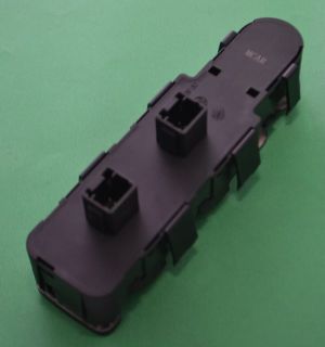 CAM AÇMA DÜĞMESİ B.M C4 07- resmi